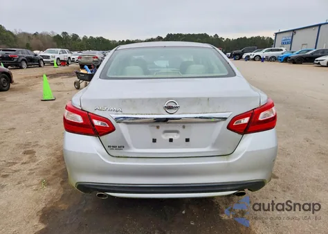2016 Nissan Altima 2.5 z USA, uszkodzony, nr VIN 1N4AL3AP3GN309473